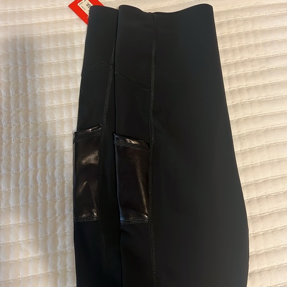 COPY - Spanx gloss pocket leggings - Picture 4 of 6